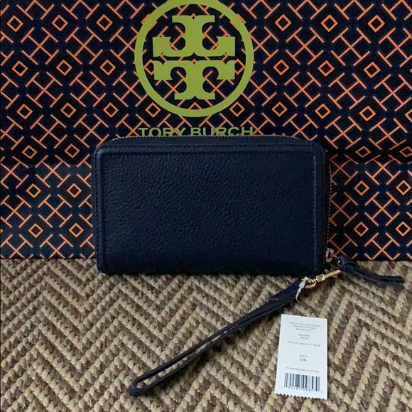 NWT last one❤️Tory Burch Smartphone Wristlet - Picture 2 of 8